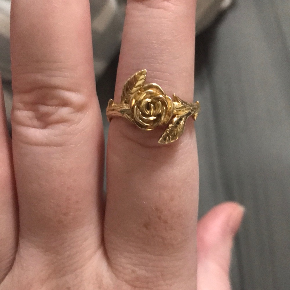 Etah Love ring